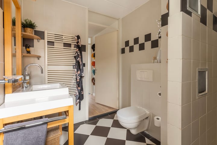 Foto 17 van Adderwortel 32