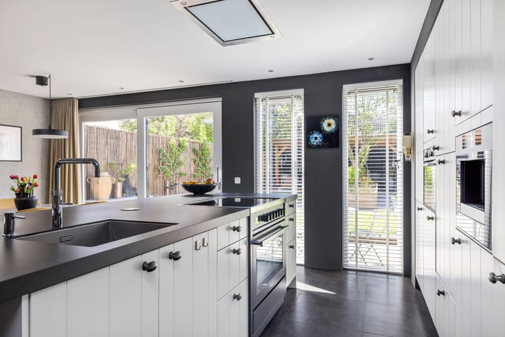 Photo 16 of Simon Sipmastrjitte 18