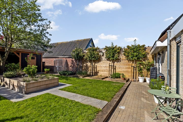 Photo 21 of Simon Sipmastrjitte 18