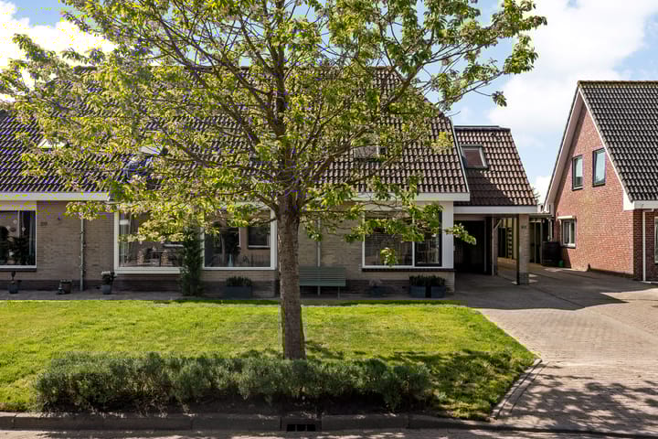 Photo 40 of Simon Sipmastrjitte 18