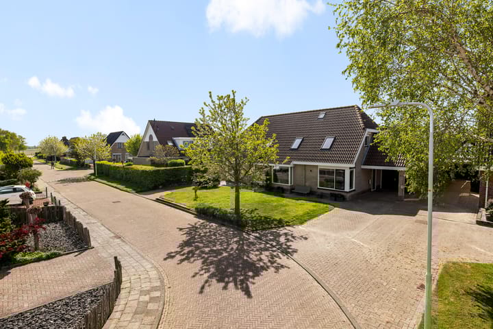 Photo 43 of Simon Sipmastrjitte 18