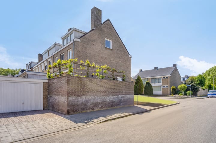 Foto 4 van Neutronstraat 1