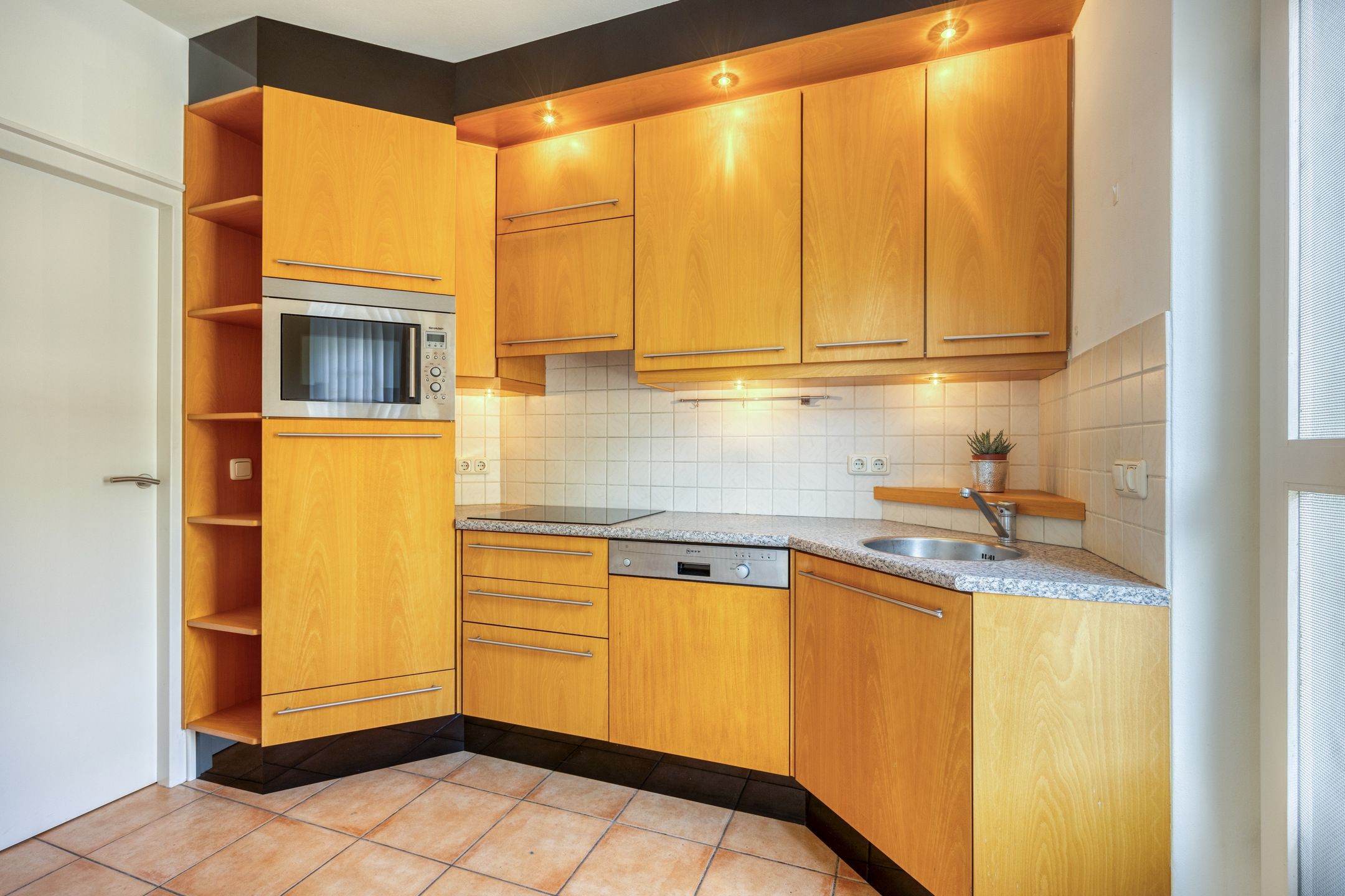 Foto 9 van Neutronstraat 1