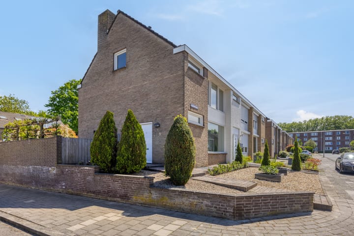 Foto 25 van Neutronstraat 1