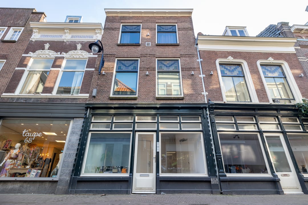 Photo 1 of Sint Anthoniestraat 15-B