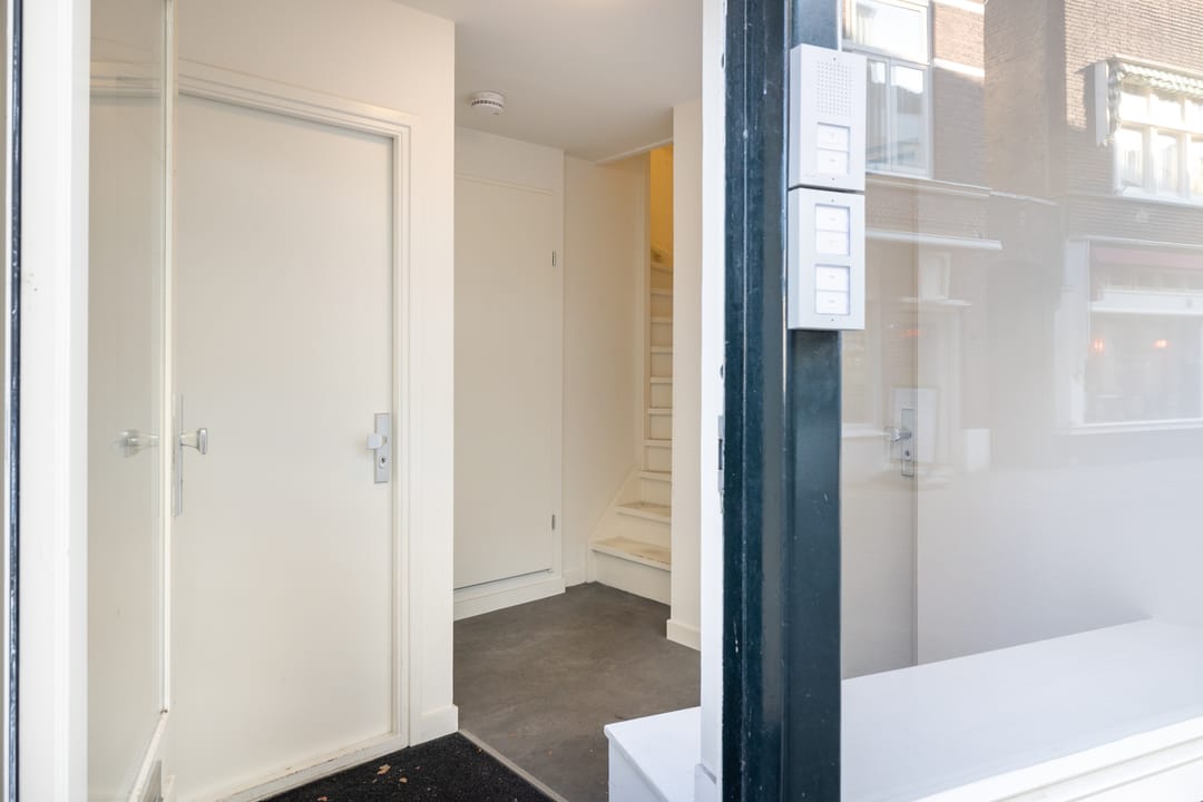 Photo 7 of Sint Anthoniestraat 15-B