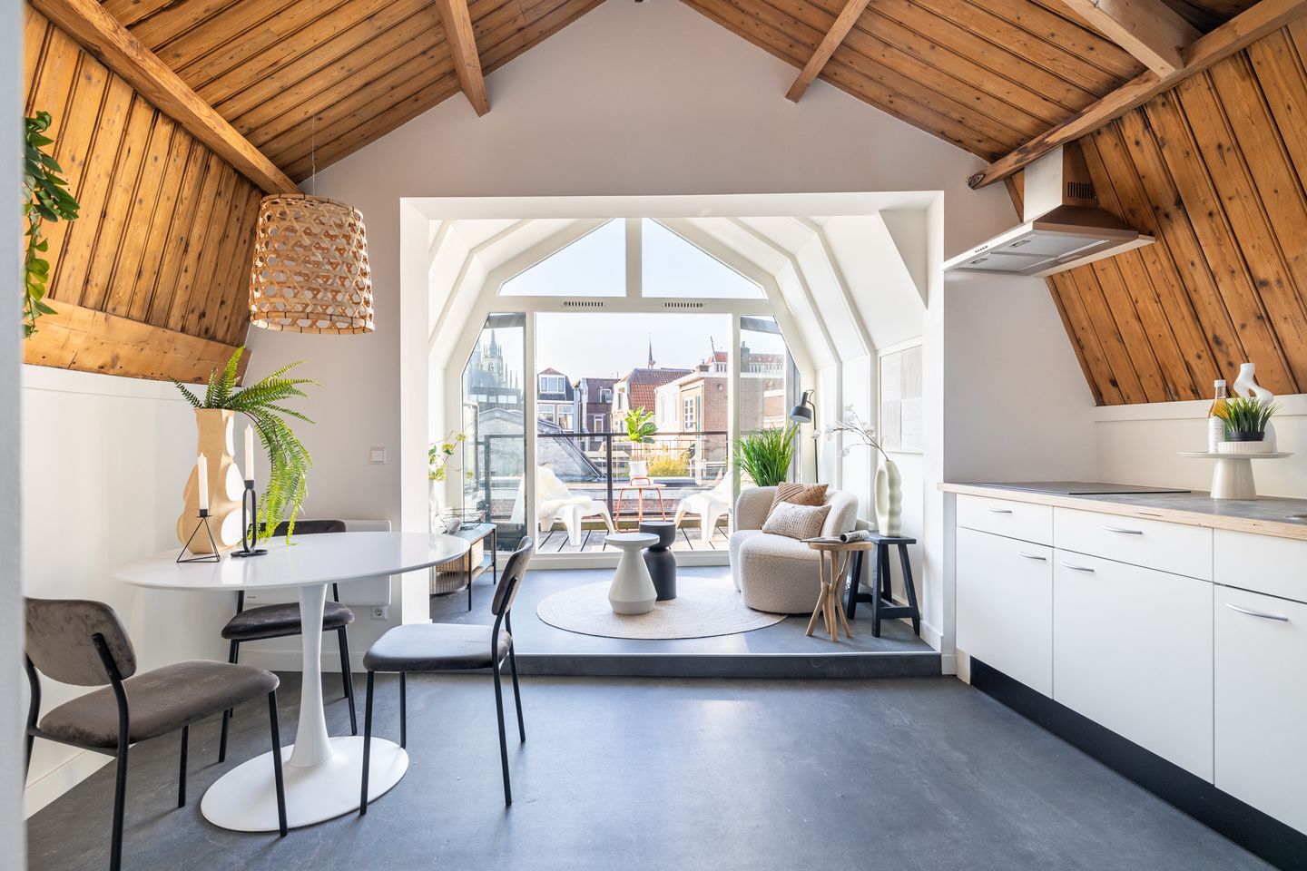 Photo 10 of Sint Anthoniestraat 15-B