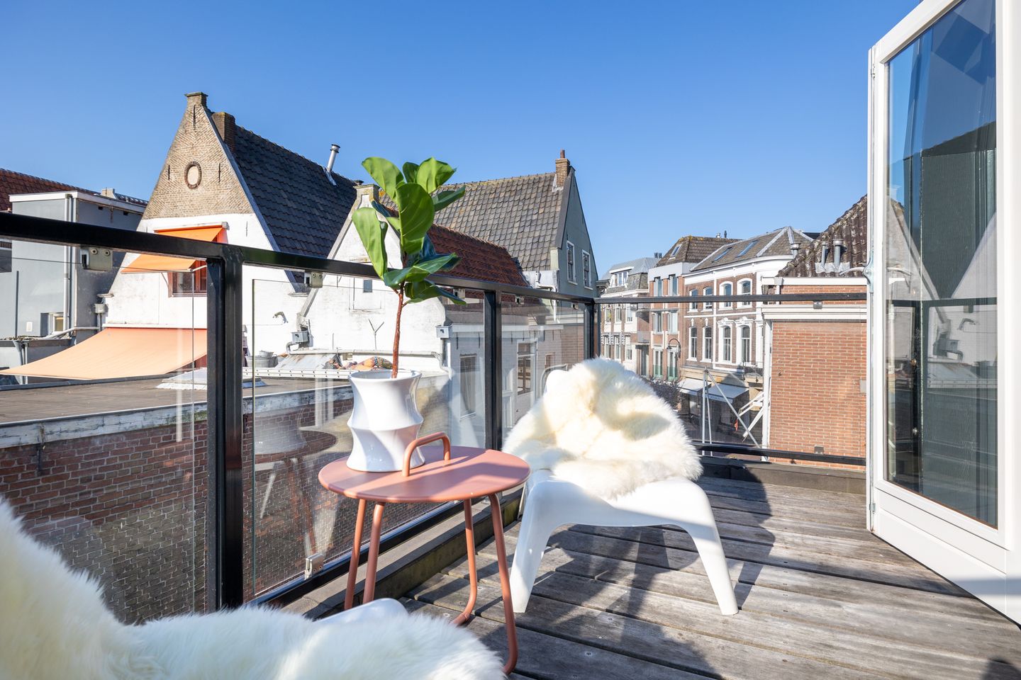 Photo 14 of Sint Anthoniestraat 15-B