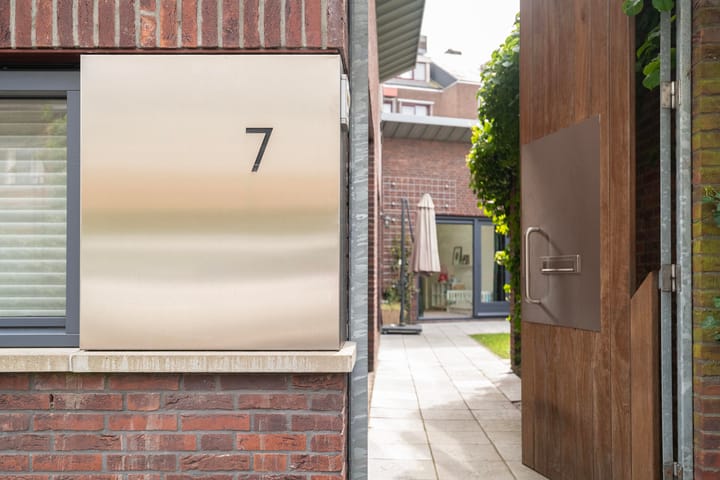 Photo 2 of Amalia van Solmslaan 7