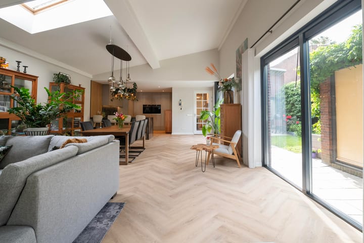 Photo 4 of Amalia van Solmslaan 7