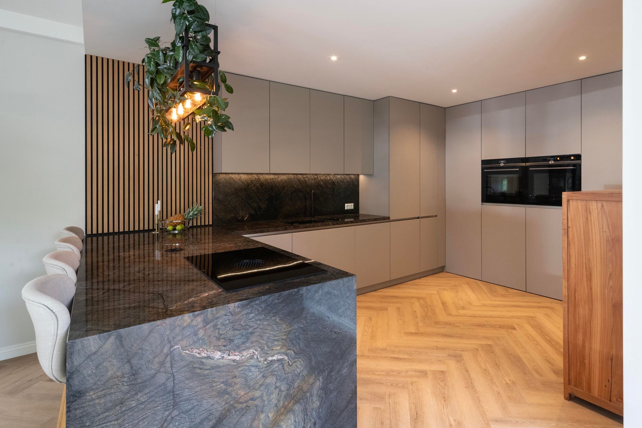 Photo 12 of Amalia van Solmslaan 7