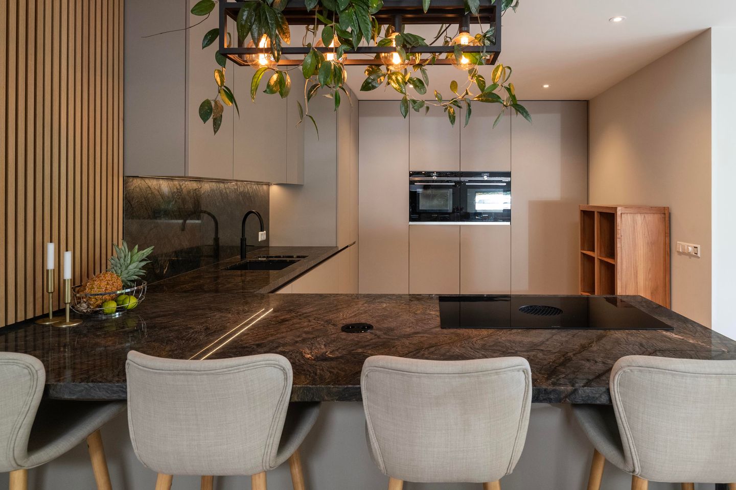 Photo 14 of Amalia van Solmslaan 7