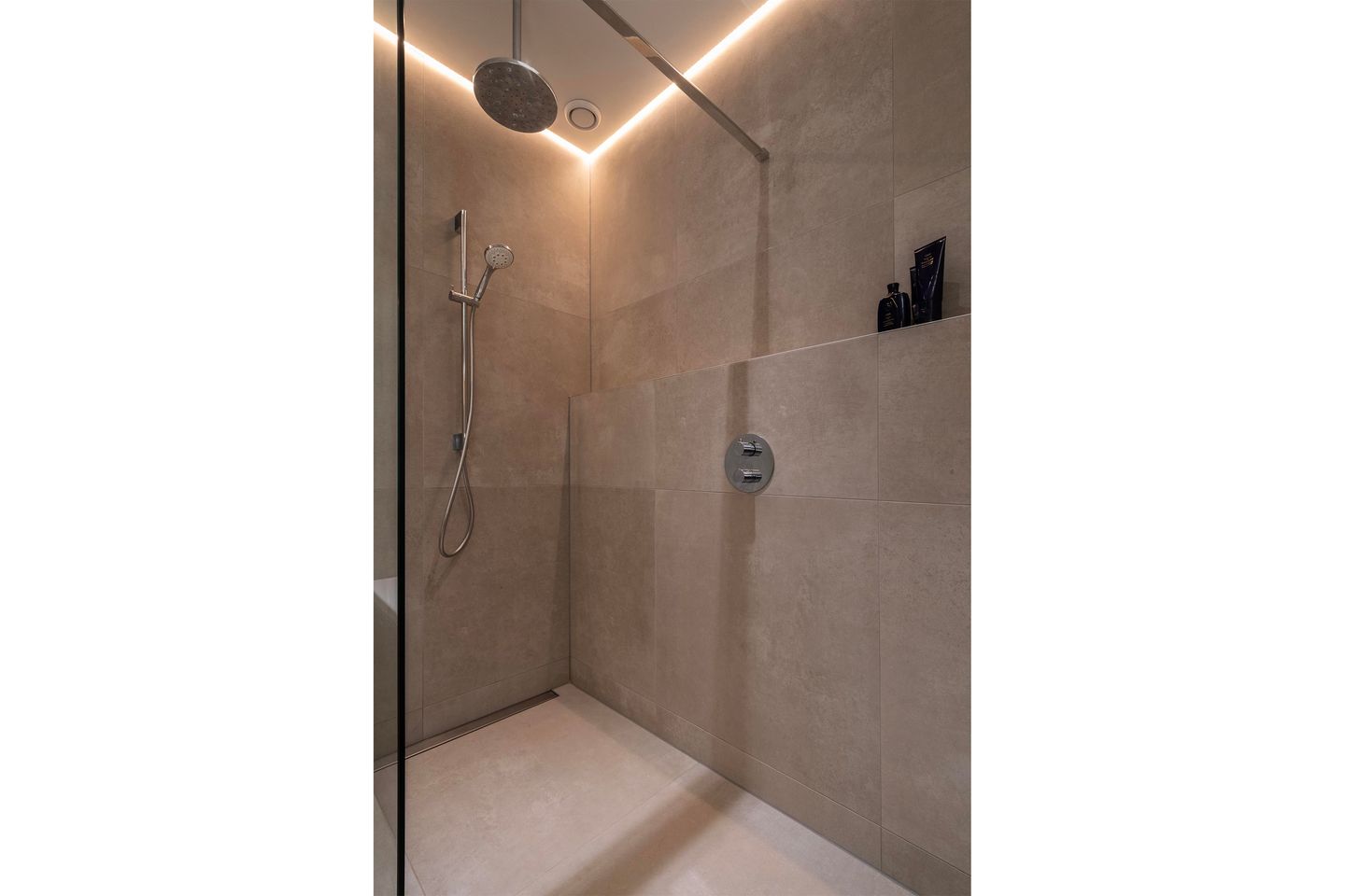 Photo 25 of Amalia van Solmslaan 7