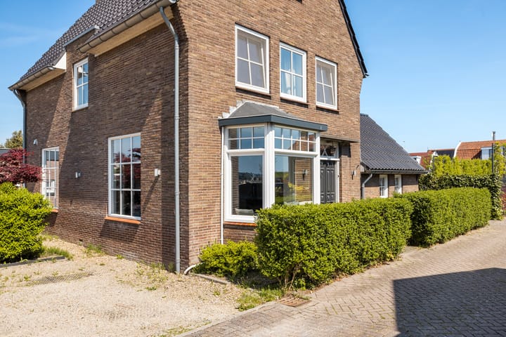 Foto 8 van Burgemeester van Akenwijk 6-A