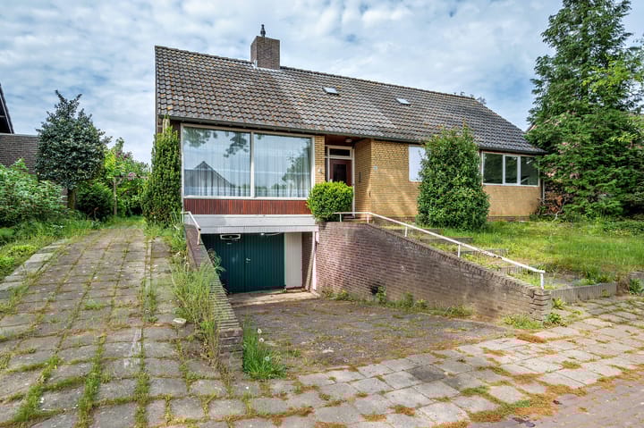 Photo 35 of Hoofdstraat 42