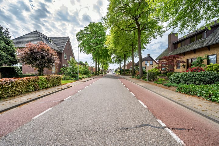 Photo 37 of Hoofdstraat 42