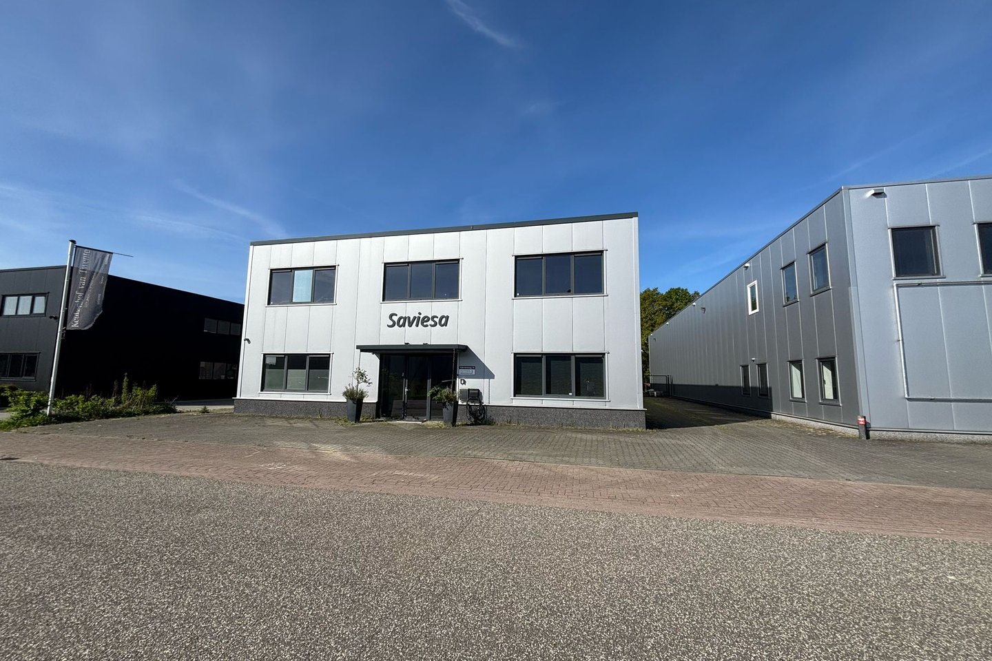 View photo 2 of Fabrieksweg 10