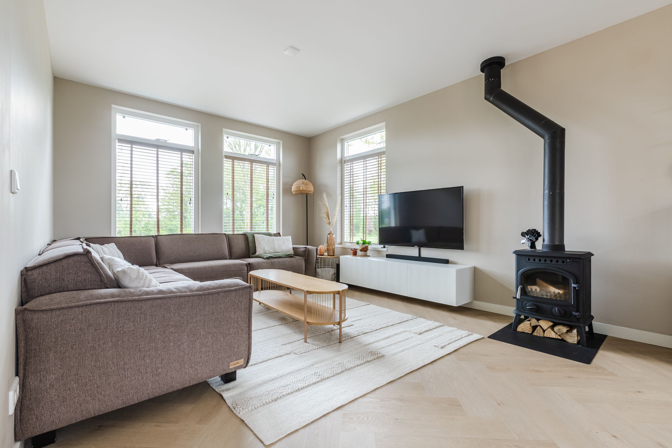 Foto 12 van Middenweg 16