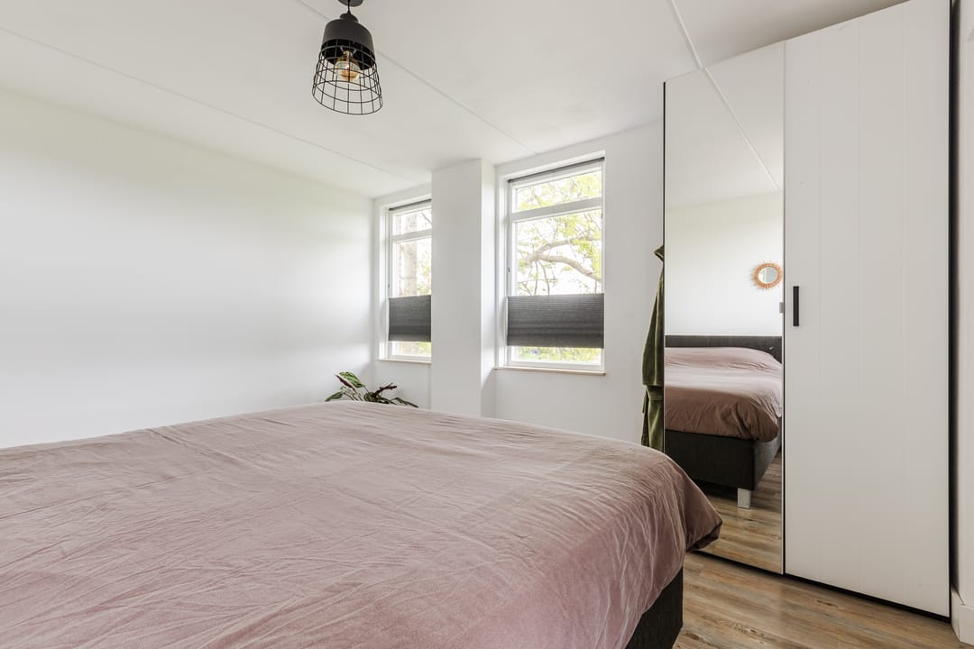 Foto 28 van Middenweg 16