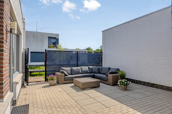 Photo 4 of Fluitenkruid 19