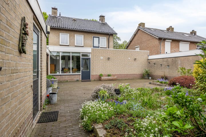 Foto 33 van Vincent van Goghstraat 5