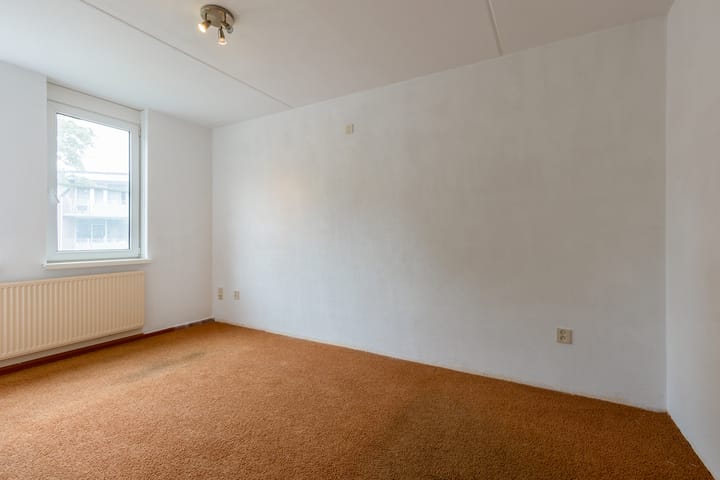 Foto 15 van Dagobertstraat 33