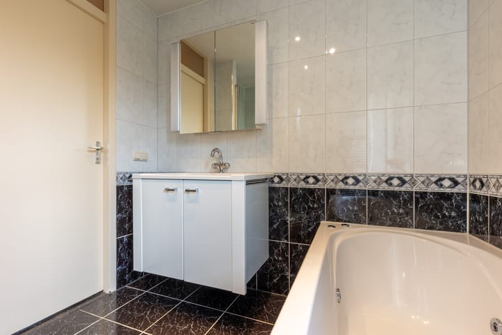 Foto 19 van Dagobertstraat 33