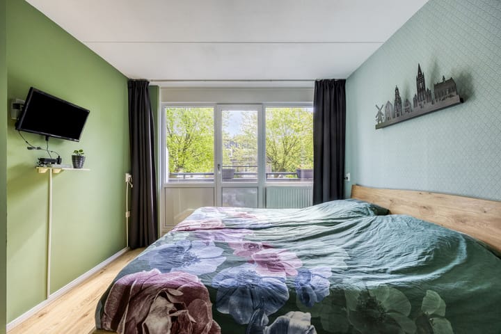 Photo 16 of Steur 77