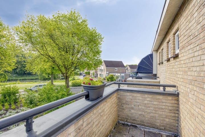 Photo 18 of Steur 77