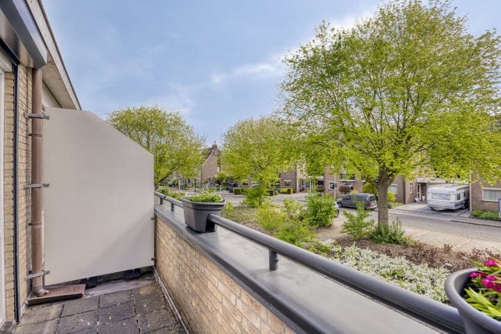 Photo 19 of Steur 77