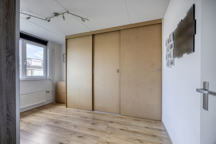 Photo 21 of Steur 77