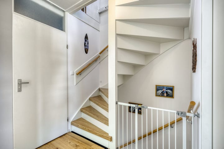 Photo 24 of Steur 77