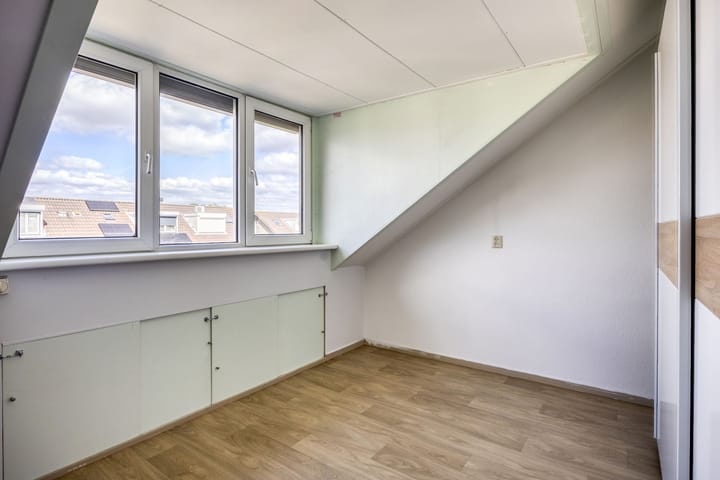 Photo 27 of Steur 77