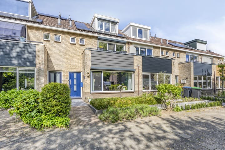 Photo 30 of Steur 77