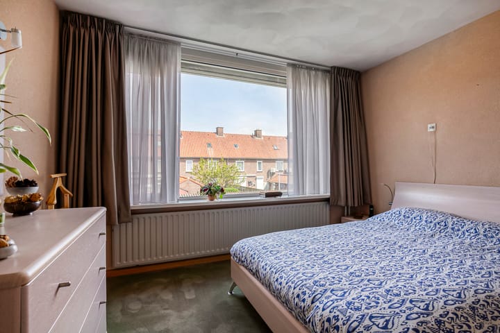 Photo 12 of Tullensstraat 33