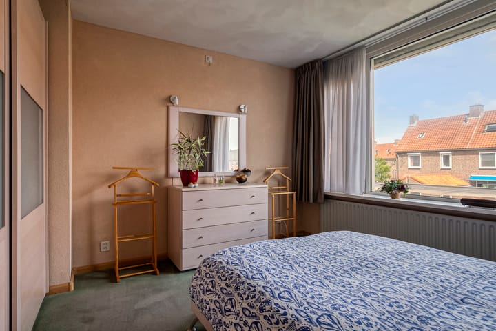 Photo 13 of Tullensstraat 33