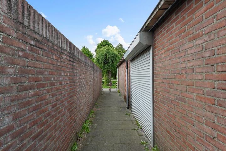 Photo 38 of Mozartlaan 33