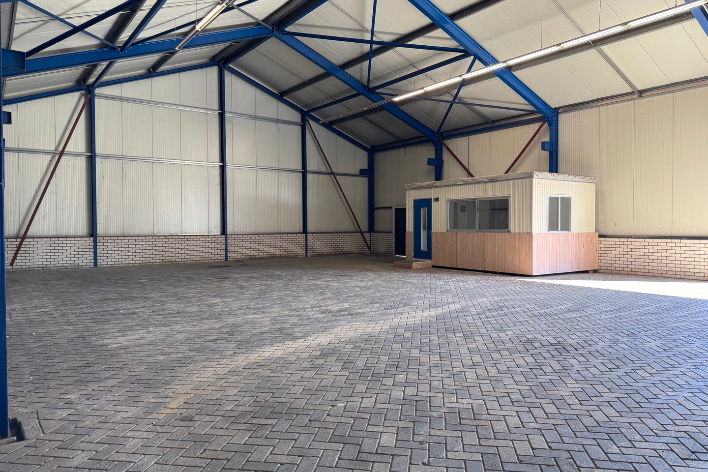View photo 1 of Kanaalweg-West 1