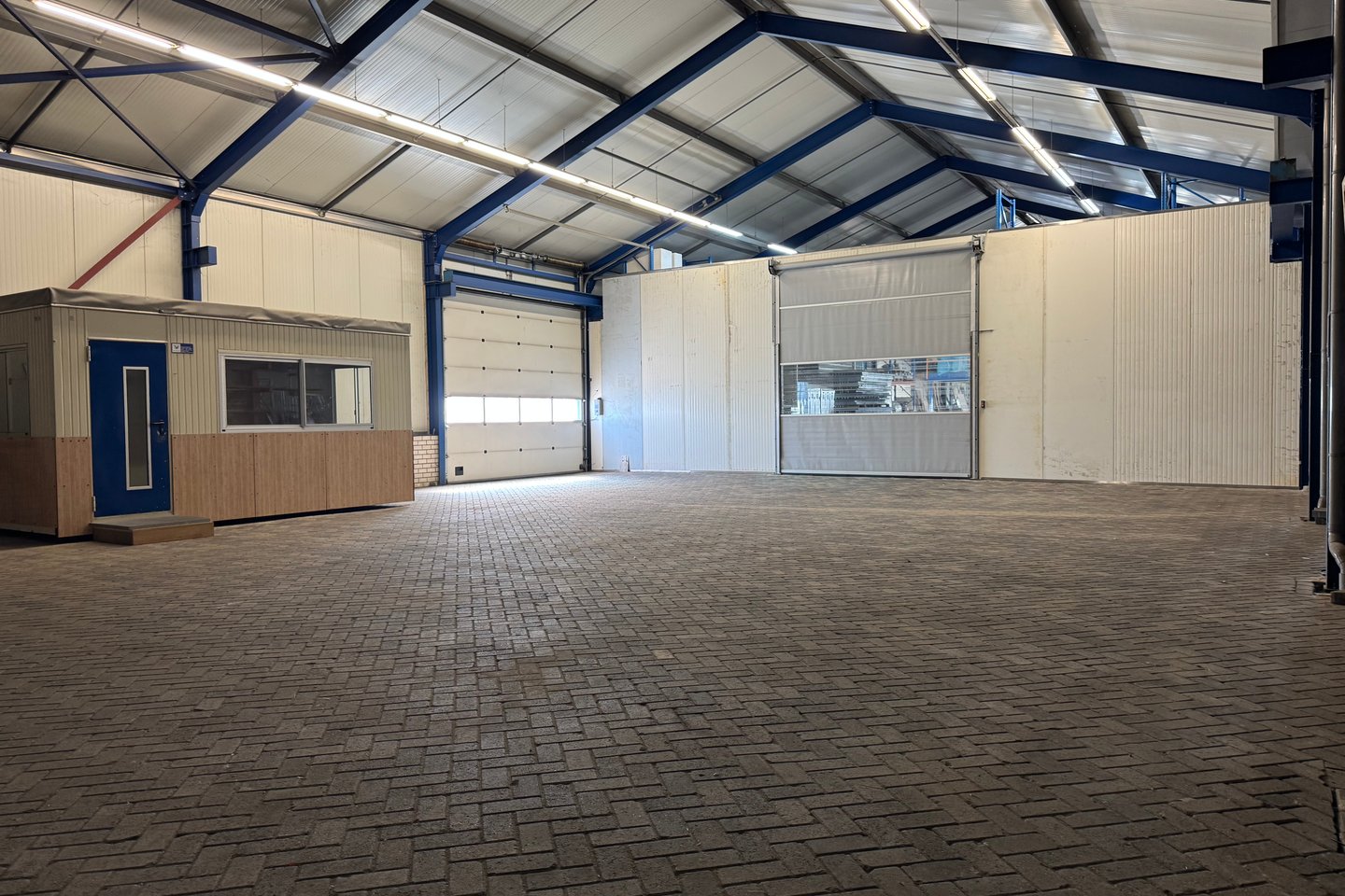 View photo 4 of Kanaalweg-West 1