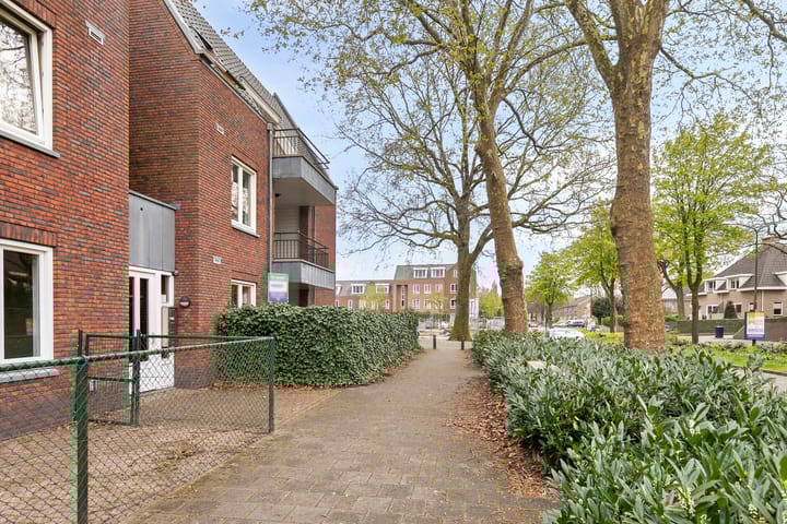 Foto 2 van Prof. Lorentzlaan 1-C