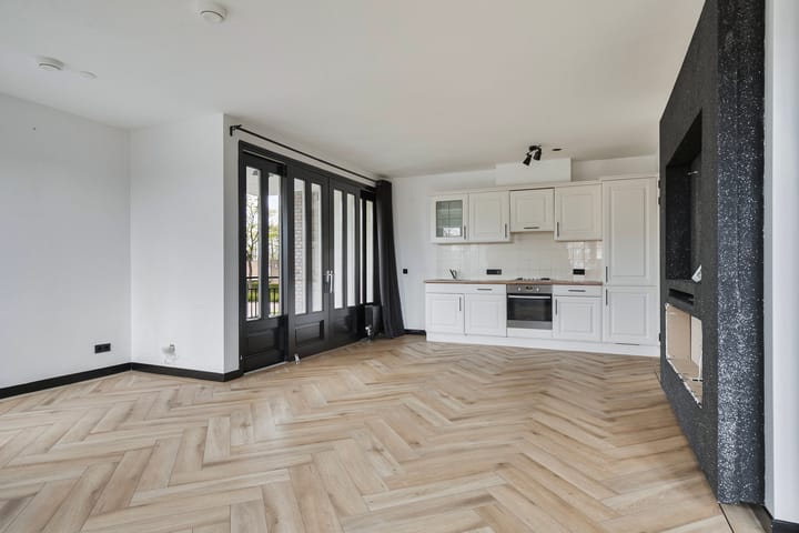 Foto 10 van Prof. Lorentzlaan 1-C