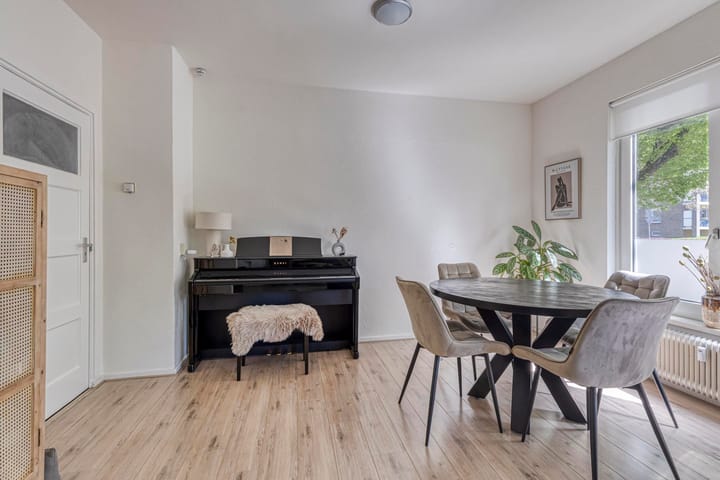 Foto 8 van Burg. Waszinkstraat 53