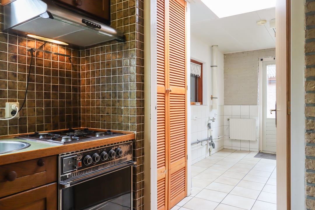 Foto 32 van Van Helsdingenstraat 9