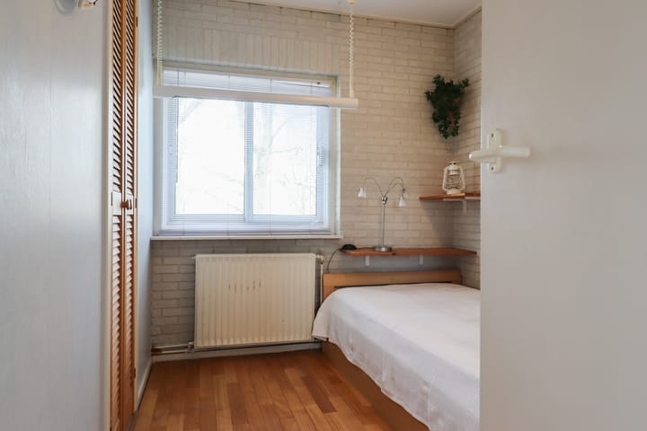 Foto 38 van Van Helsdingenstraat 9