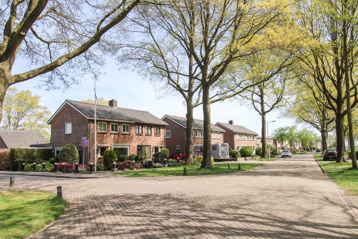 Foto 61 van Van Helsdingenstraat 9