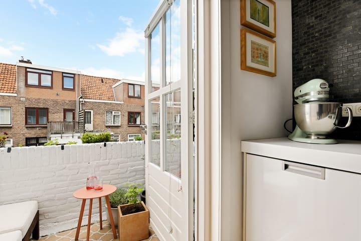 Photo 11 of Weltevredenstraat 25