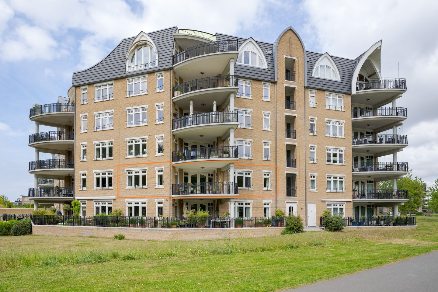 Photo 1 of Harry Mulischstraat 24