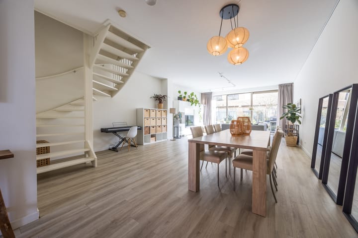 Foto 19 van Leo Smitstraat 63