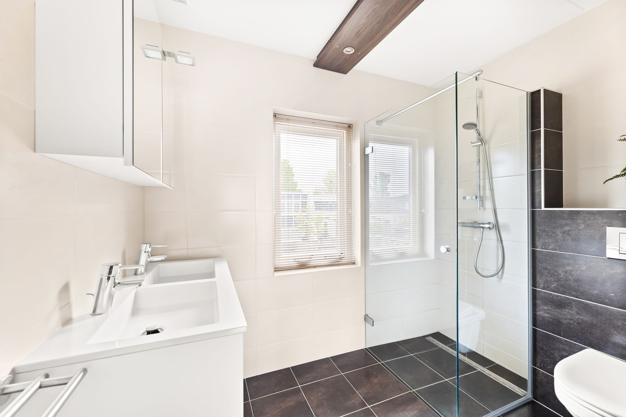 Foto 36 van Suze Groeneweglaan 79