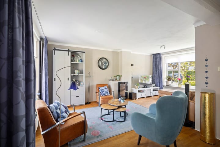 Photo 8 of Johan van Oldenbarneveltlaan 9